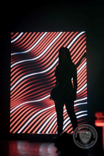042