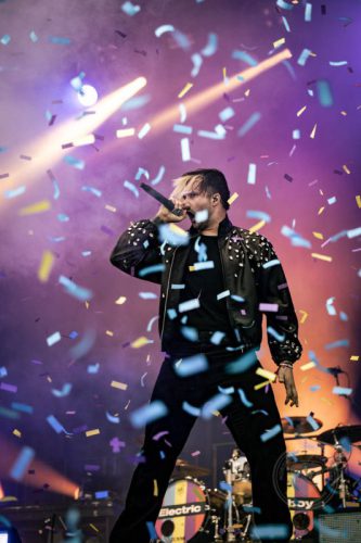 042